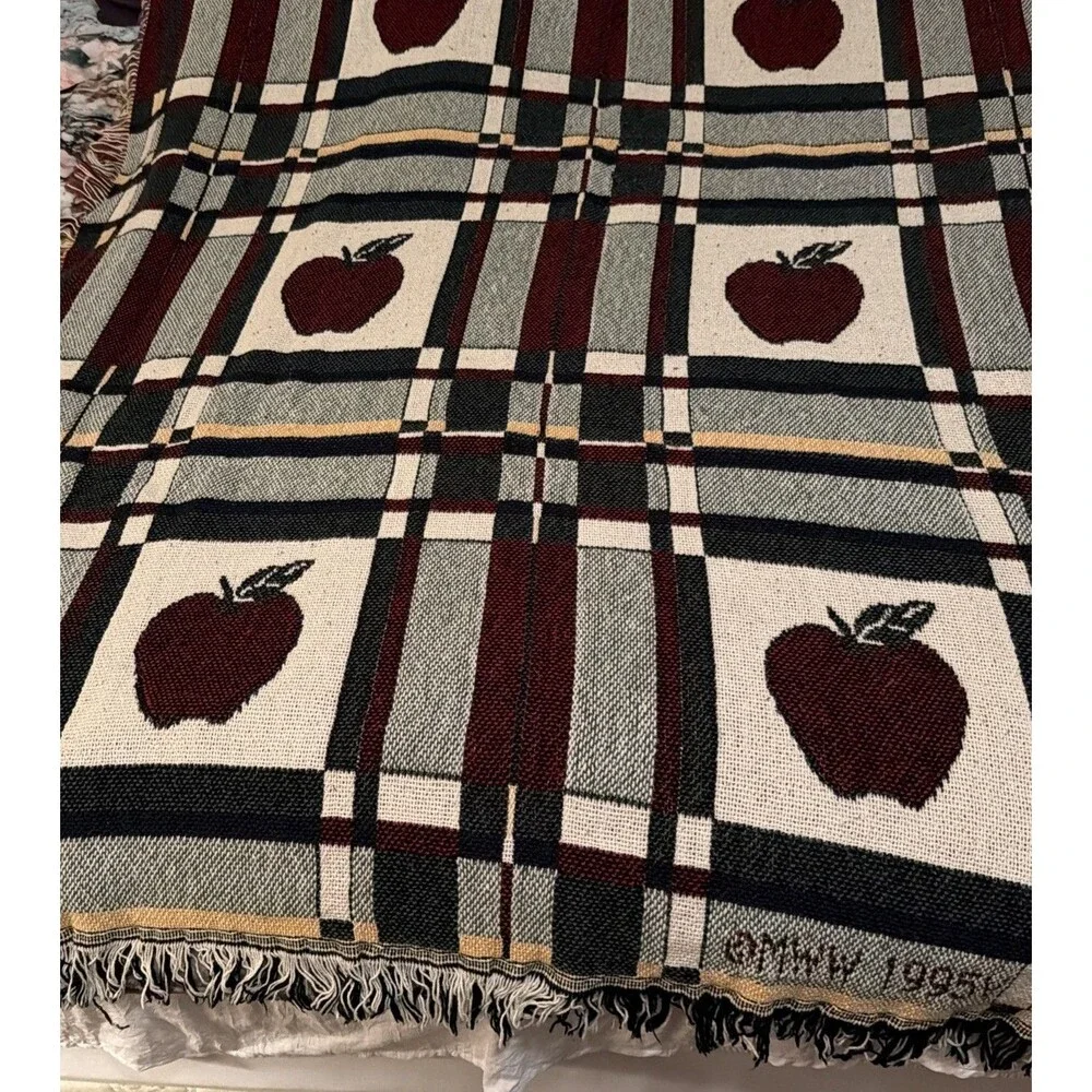 Apple Throw blanket red/green beige 68